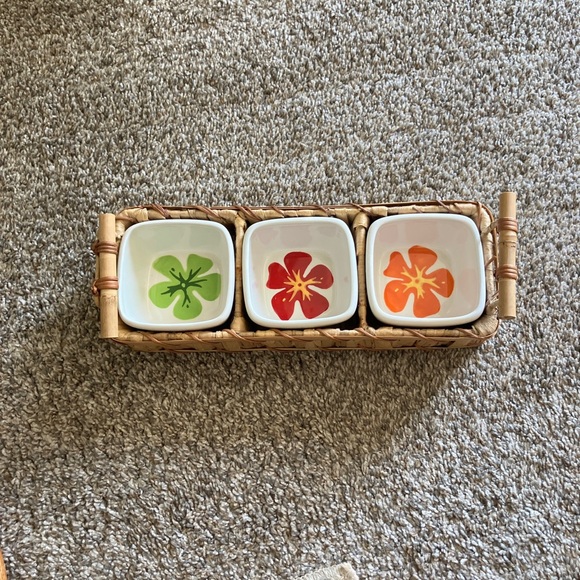 HOME Target White Ceramic dipping dishes With Basket and handles - Picture 1 of 7